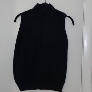 Bloomingdales Cashmere Sweater no sleeves
